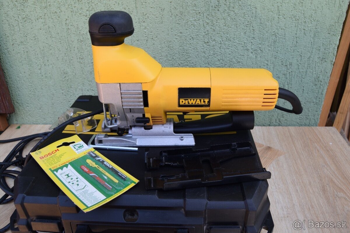 Přímočará pila Dewalt 323 K