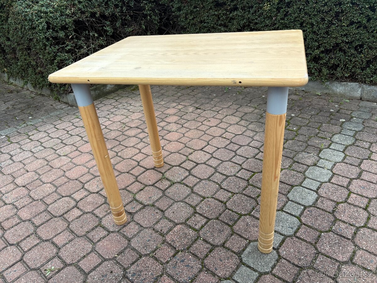 Dětský dřevěný psací stůl Domestav