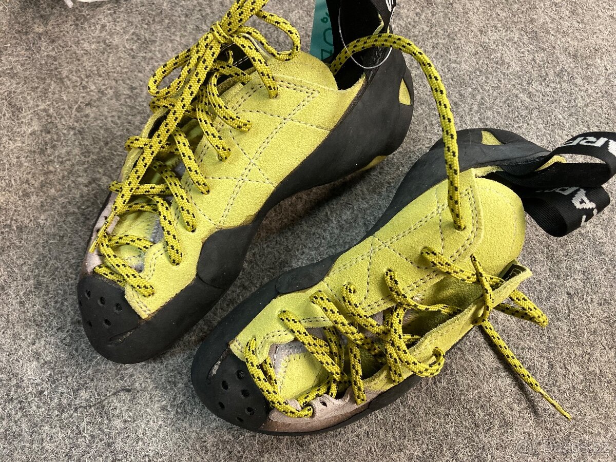 NOVÉ lezečky scarpa Mago 36