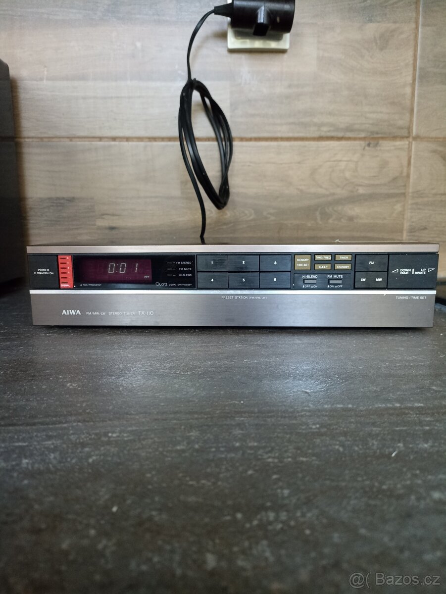 Vintage AIWA TX-110 – FM/MW/LW Stereo Tuner (plně funkční)
