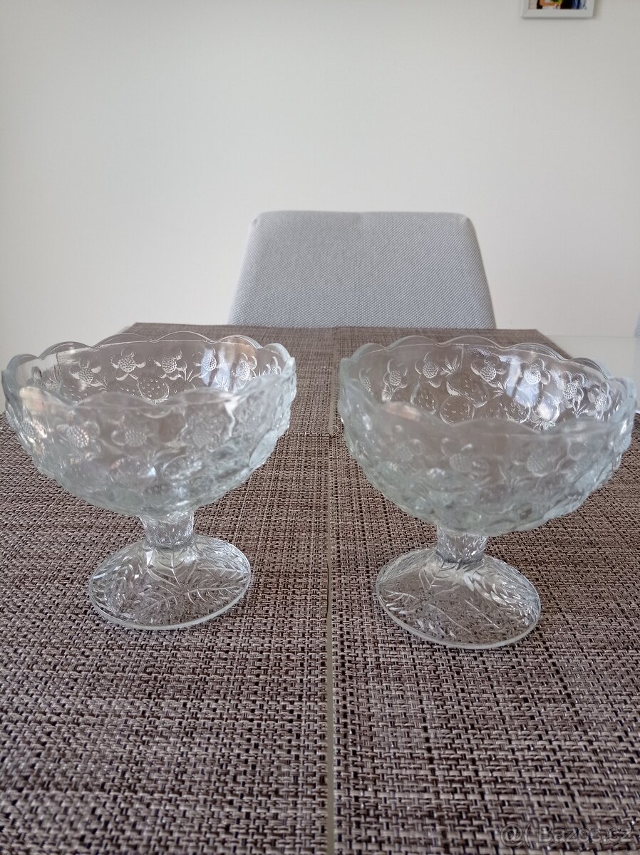 Retro skleněné poháry