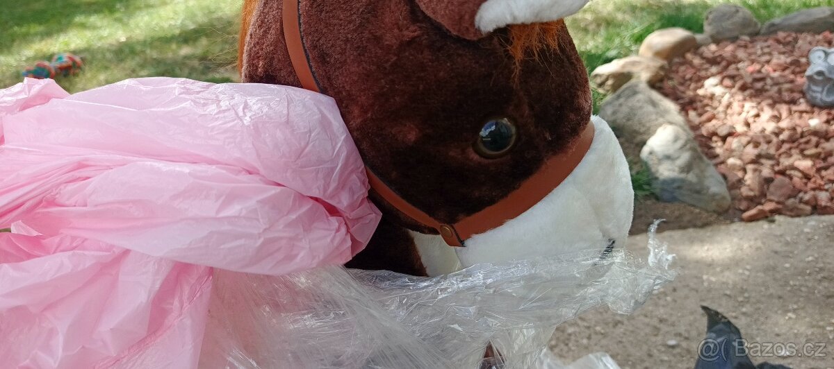 Prodám nový zabalený houpací kůň