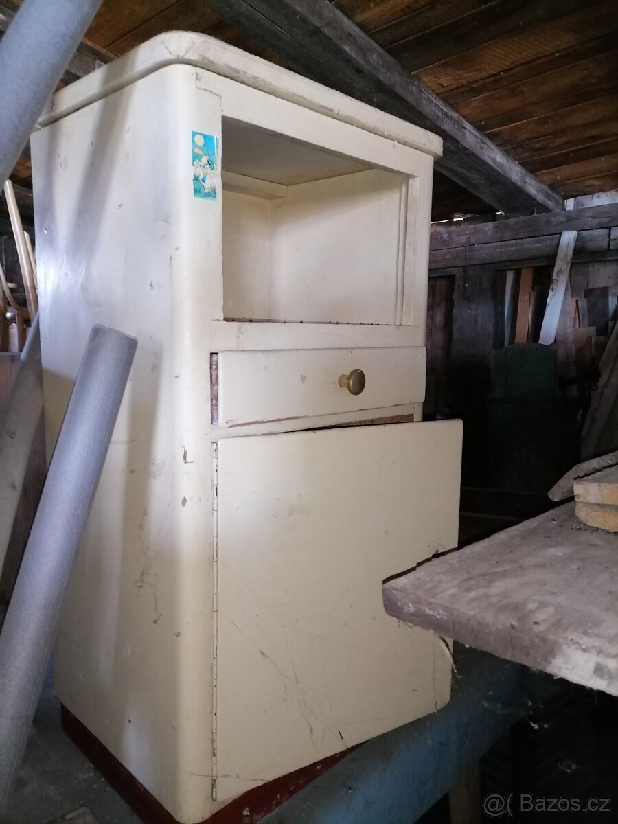 skřínka bouda bar