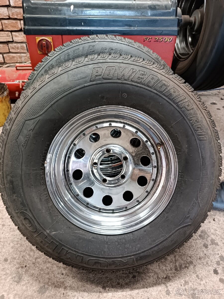 Pneu Kumho 235/75 R15 zimní