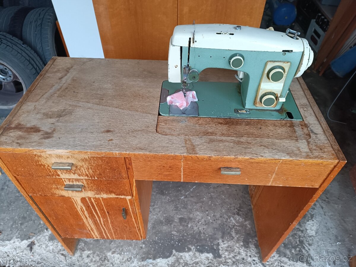 Veritas šicí stroj