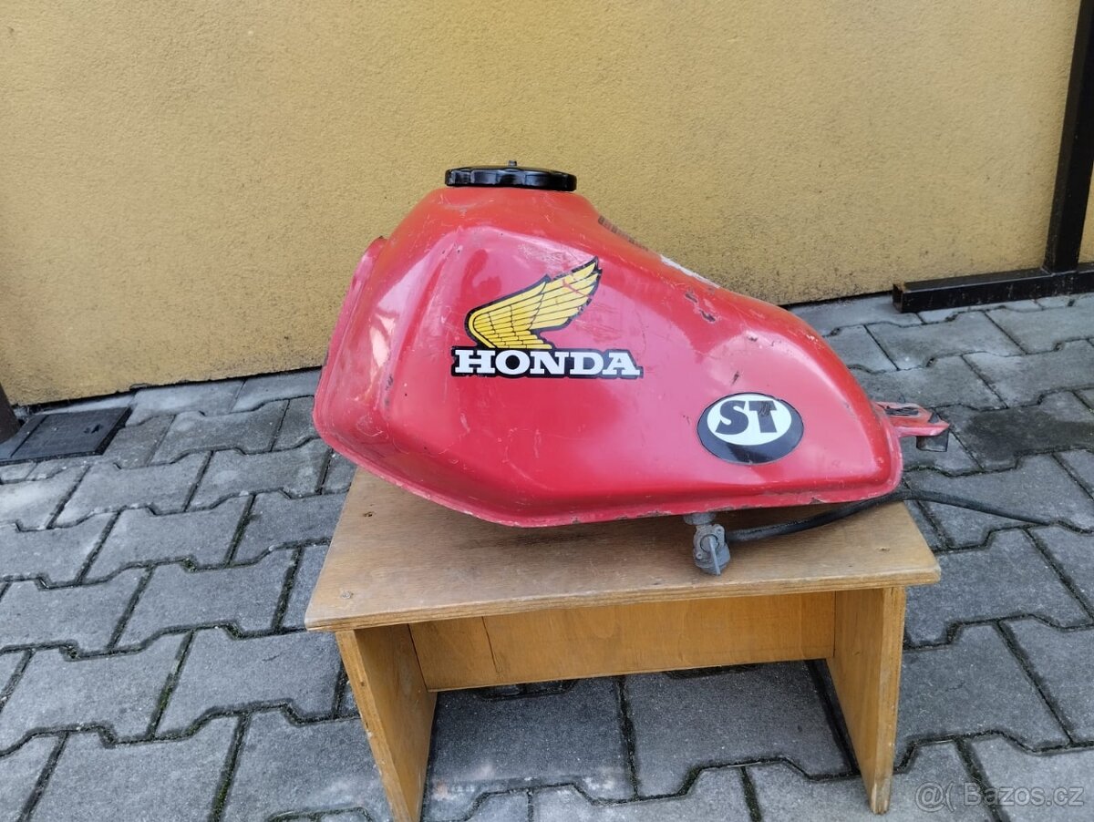Honda XL 500 nádrž