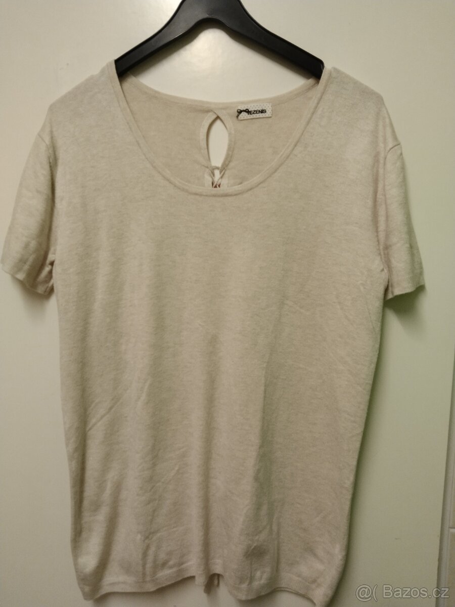 Tezenis svetříkové tričko velikost 42.