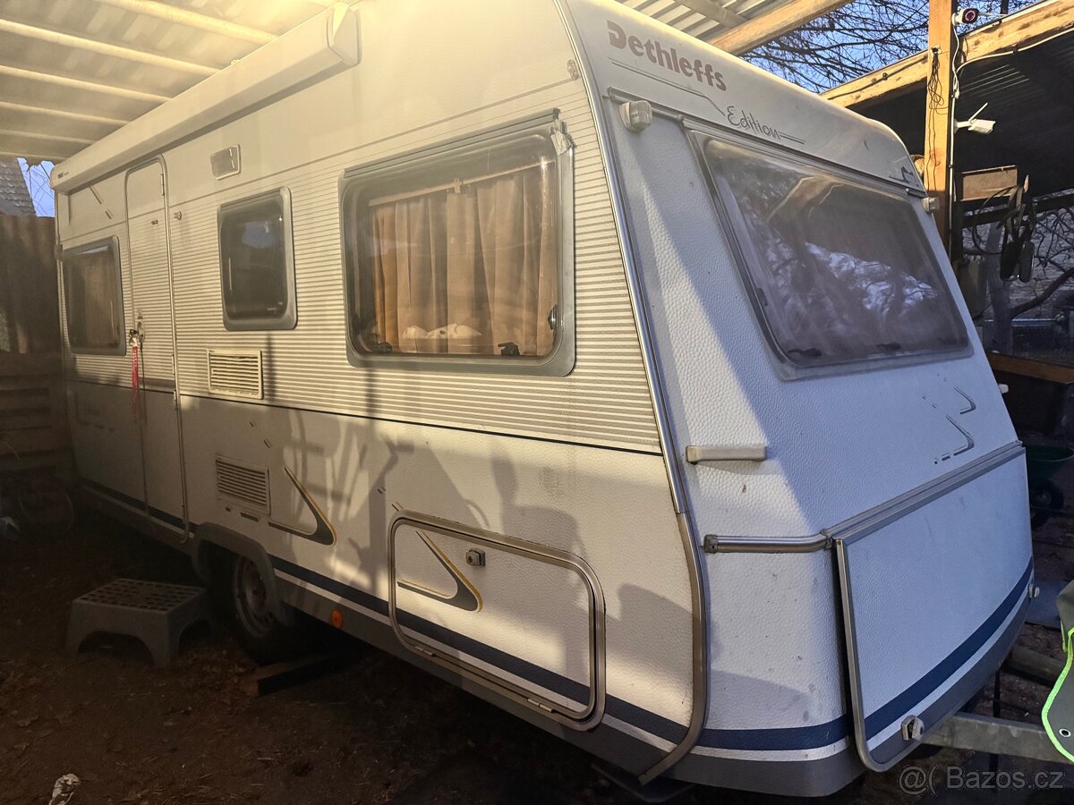 Karavan Dethleffs /4 místa / 1300Kg/ markýza/ nosič/