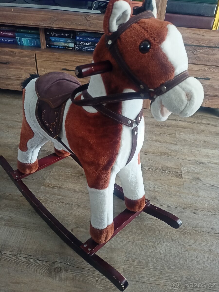 Houpací koník se zvukem