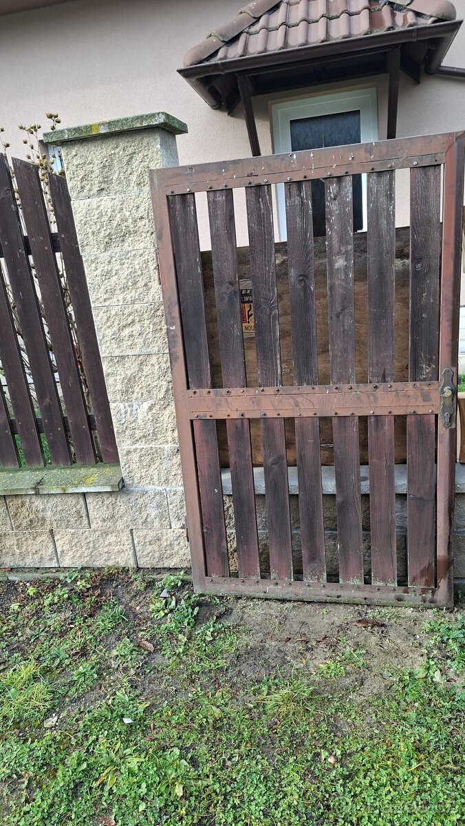 Prodám  2 x vrata 2 x vrátka