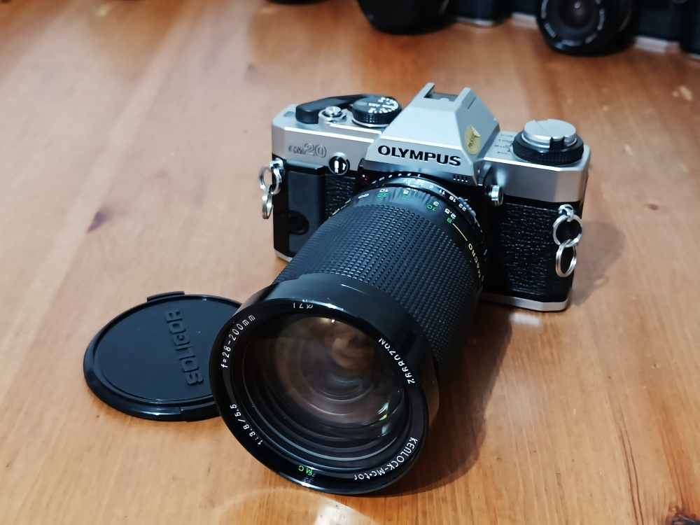 REZERVACE - OLYMPUS OM-20 (Kenlock MC 28-200mm) - 1983