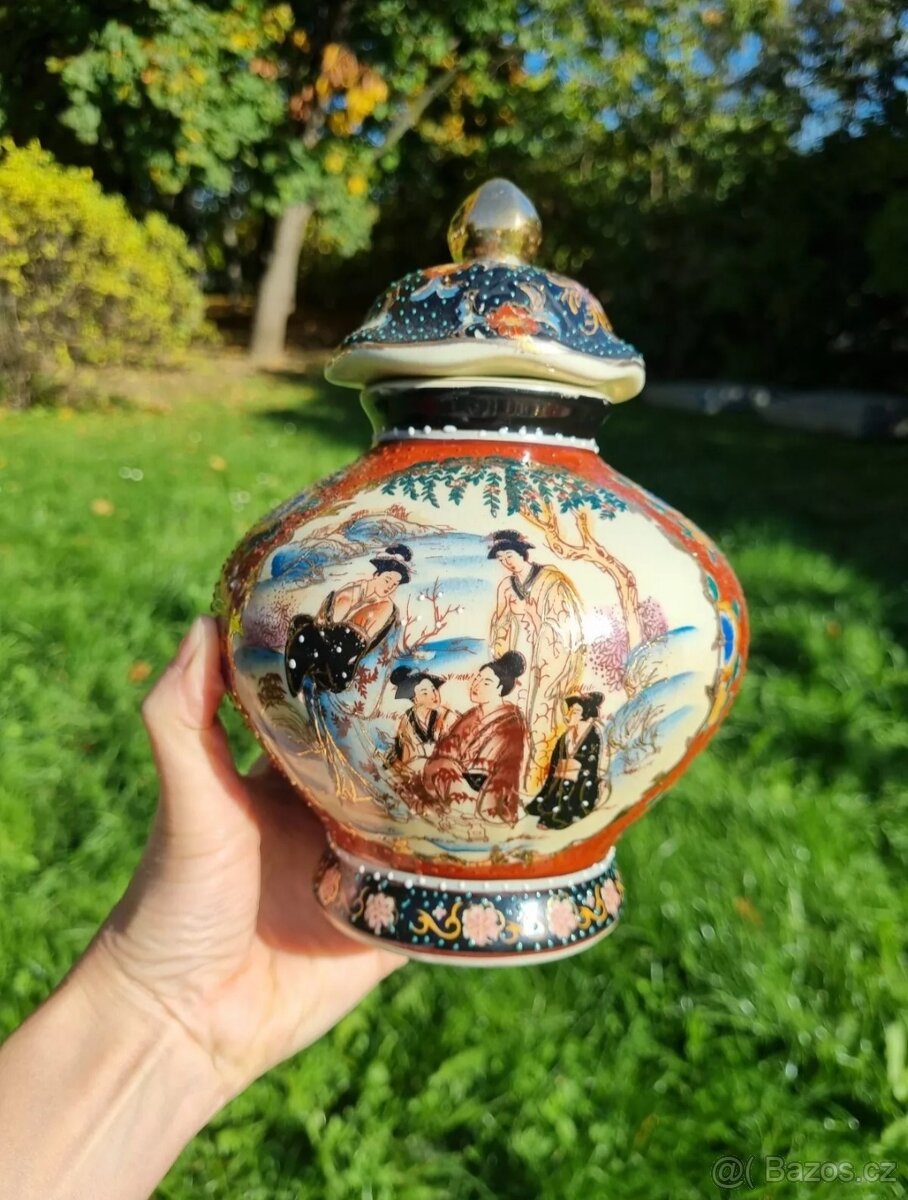 Velmi krásná stará činska porcelánová váza, ručně malovaná