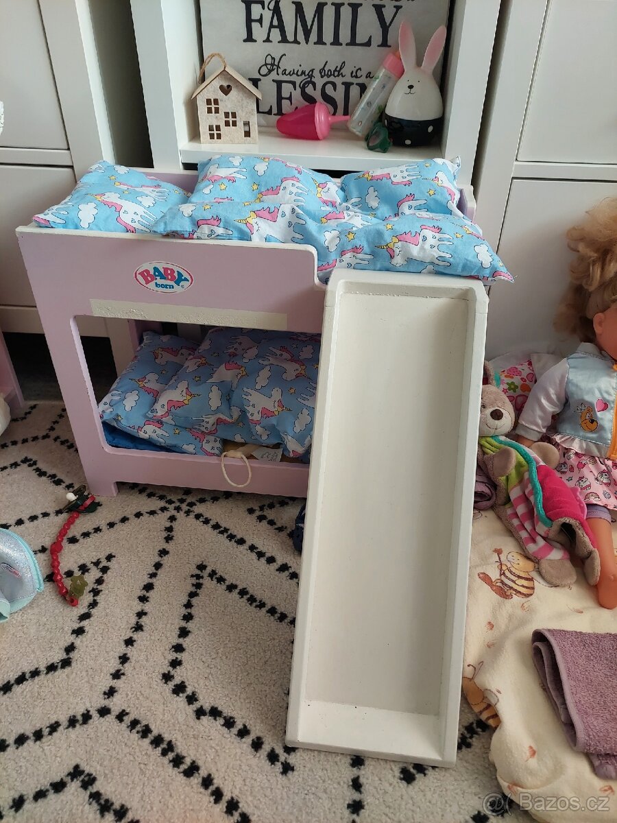 Baby born postel se skluzavkou