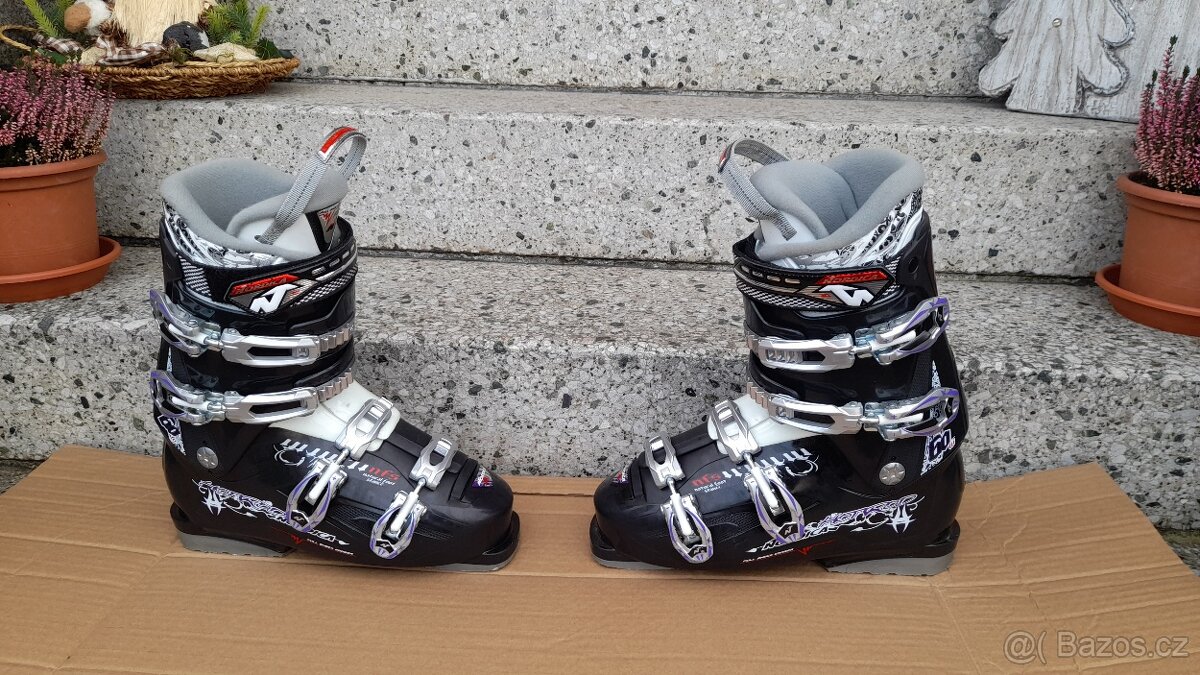 Kvalitní lyžáky Nordica 26-26,5 cm