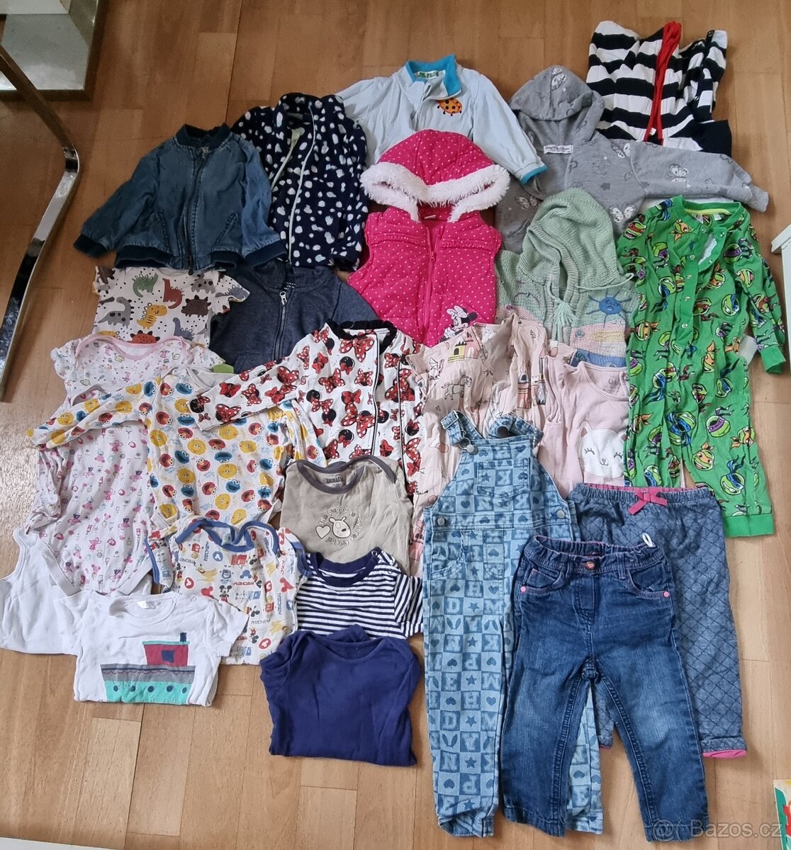 Mix dětského oblečení