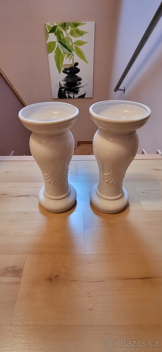 Podstavec pod květináč,keramický,bílý