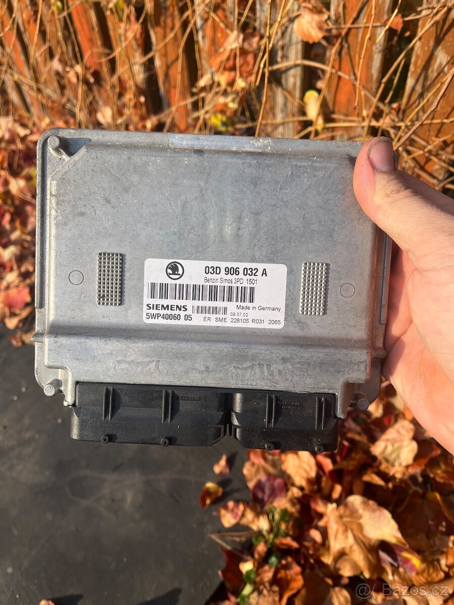 Řídící jednotka AWY 03D 906 032 A