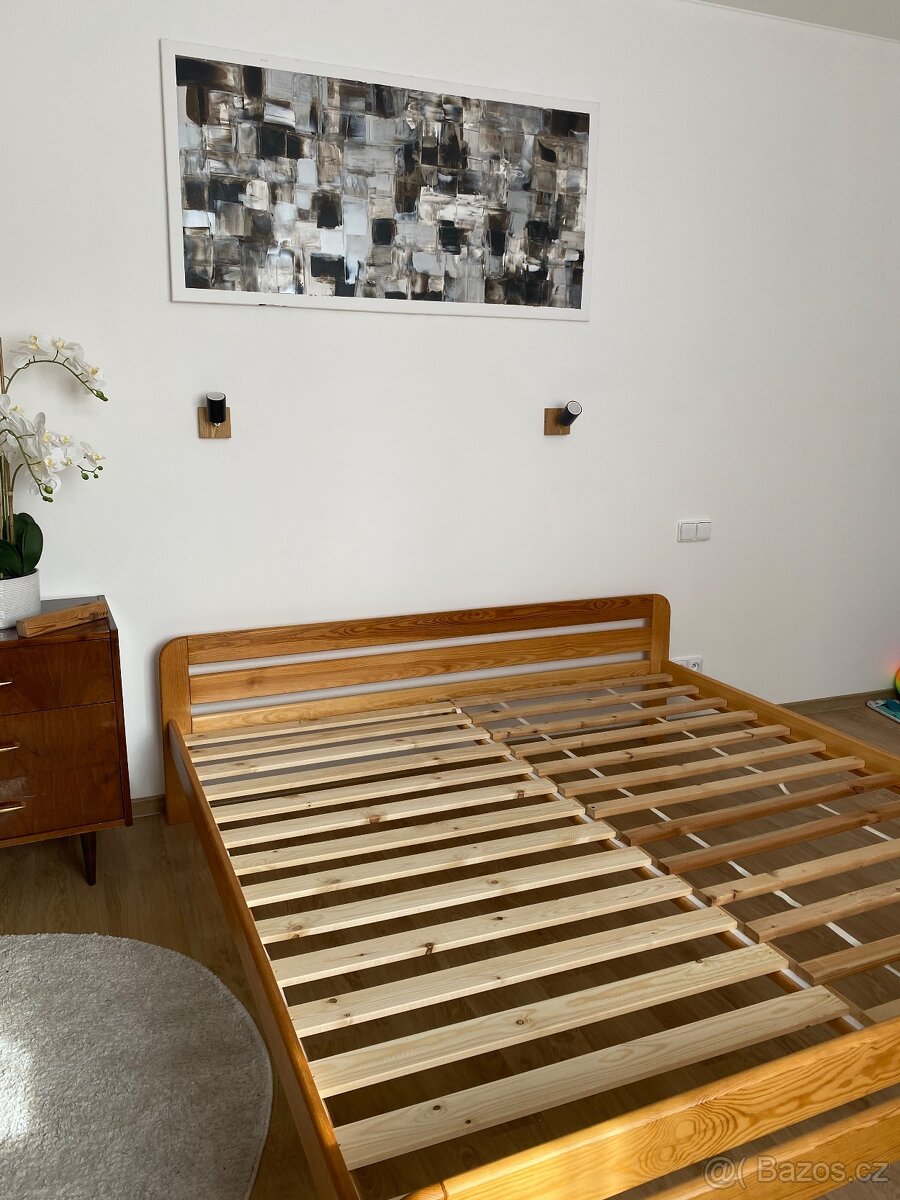 Rám postele i s rošty