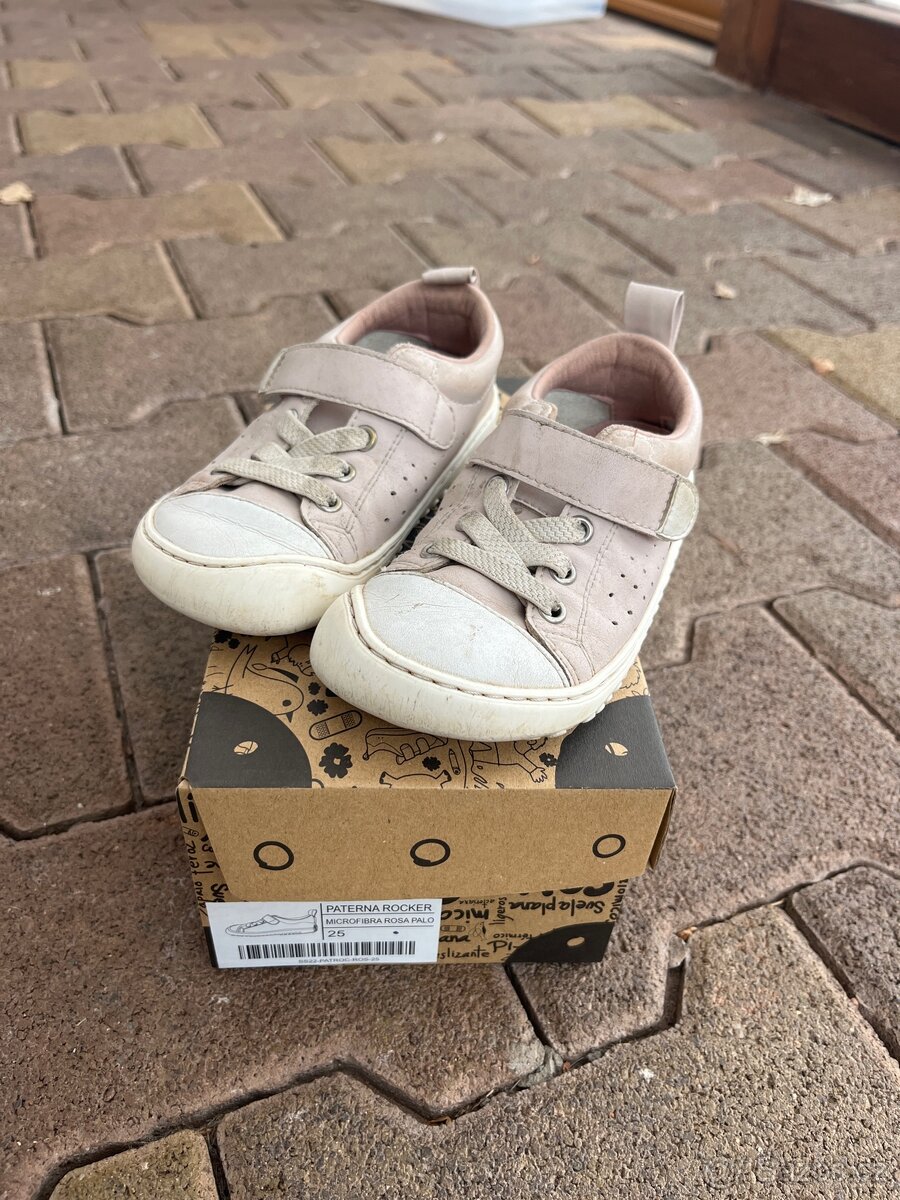 Barefoot 25, PATERNA ROCKER