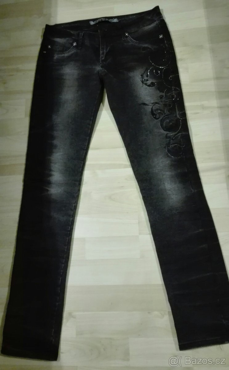 Nové  dámské  džíny