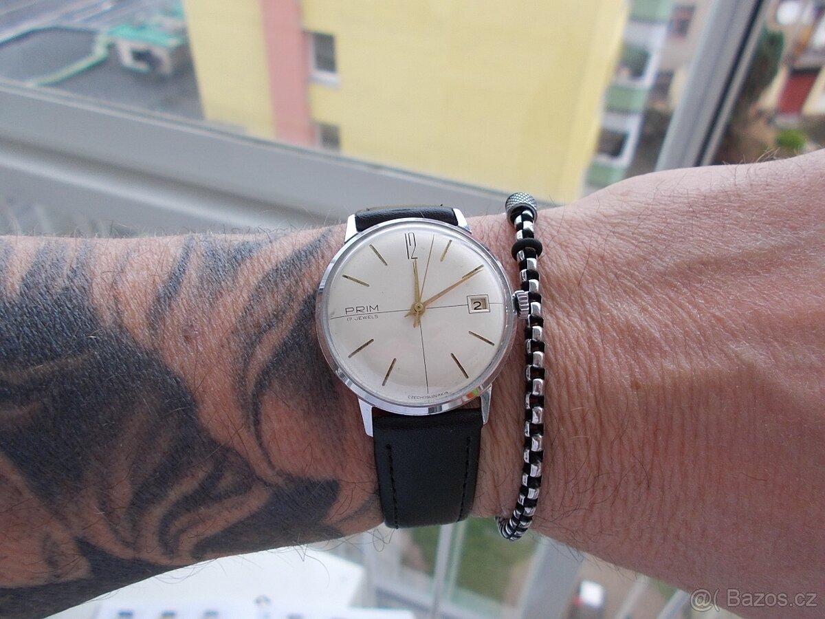 krasne jak nove rare  funkcni hodinky prim rok 1964 brusel
