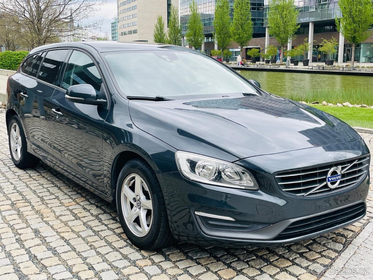 Volvo V60 2.0D 5VÁLEC AUTOMAT LED FACE SENZORY SERVISKA