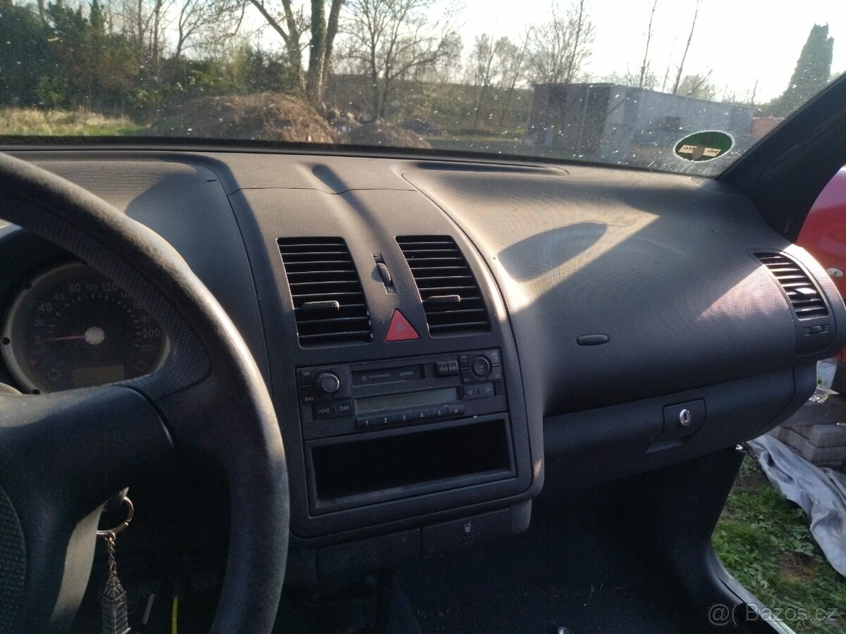 VW Lupo 2002 palubní deska