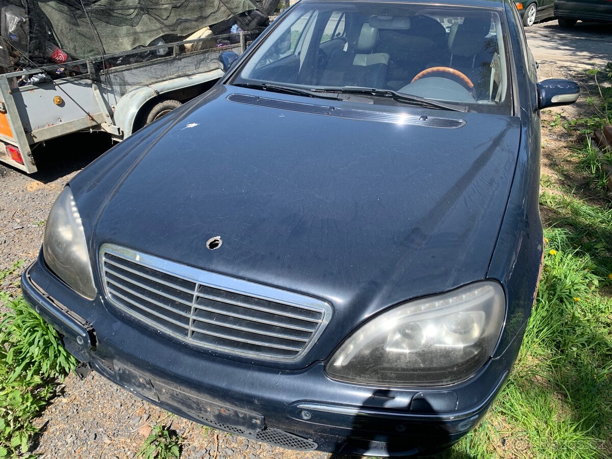 Kapota Mercedes w220