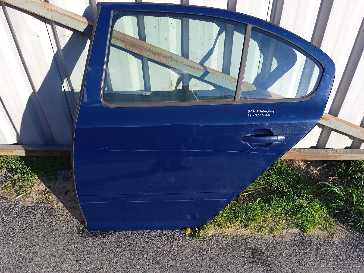 Levé zadní dveře Octavia 2 sedan facelift.
