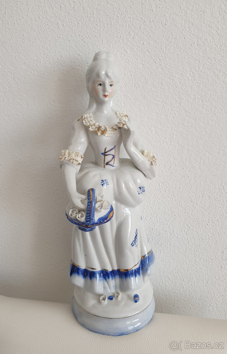 Starožitná dekorace soška dáma bílý modrý porcelán