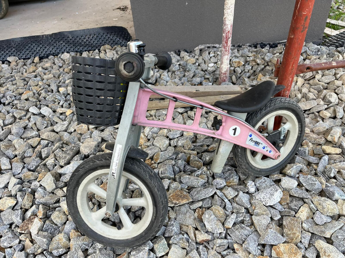 First bike odrážedlo