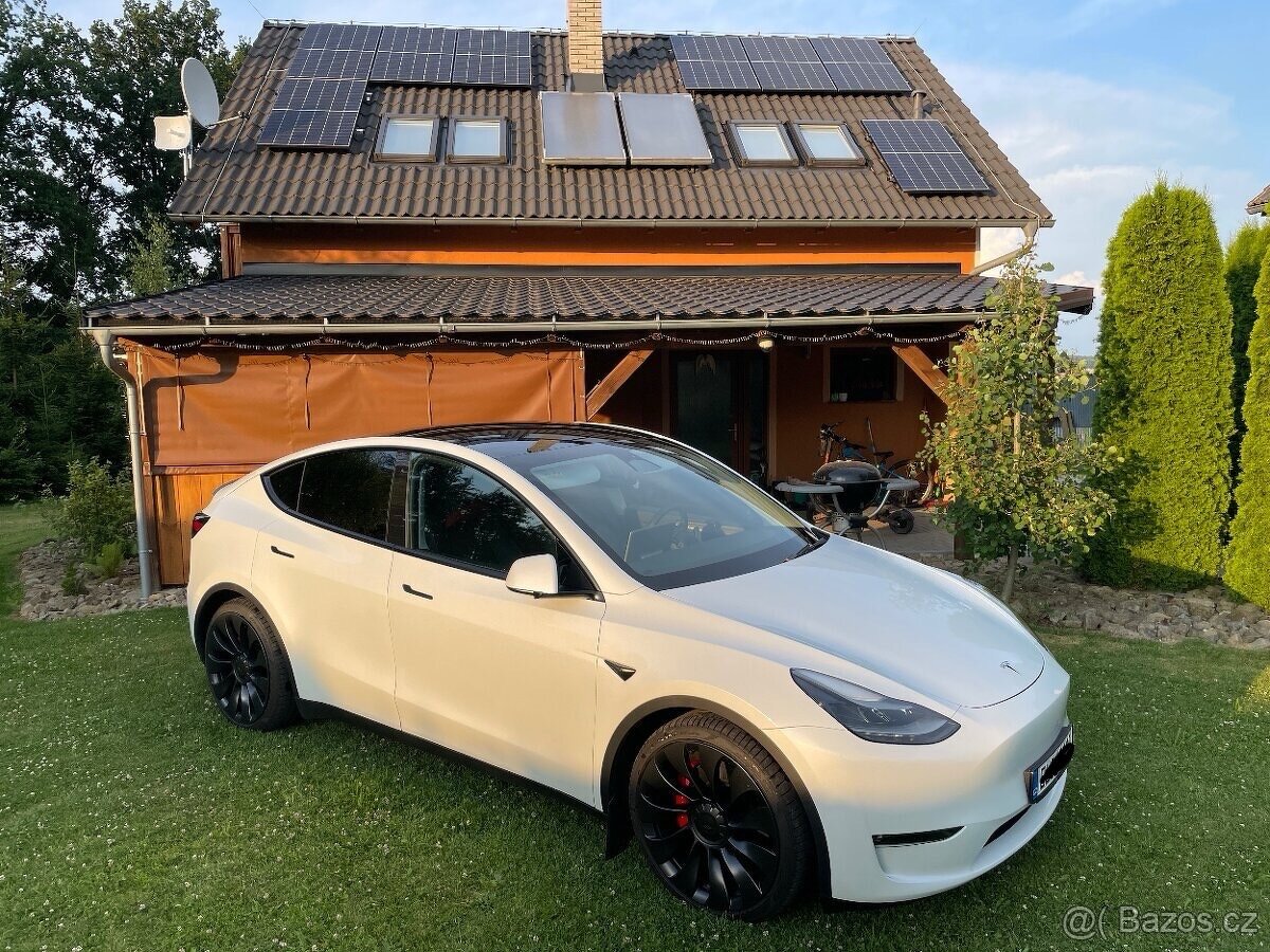 Tesla model Y Performance, 2024 1.maj., nové v ČŘ