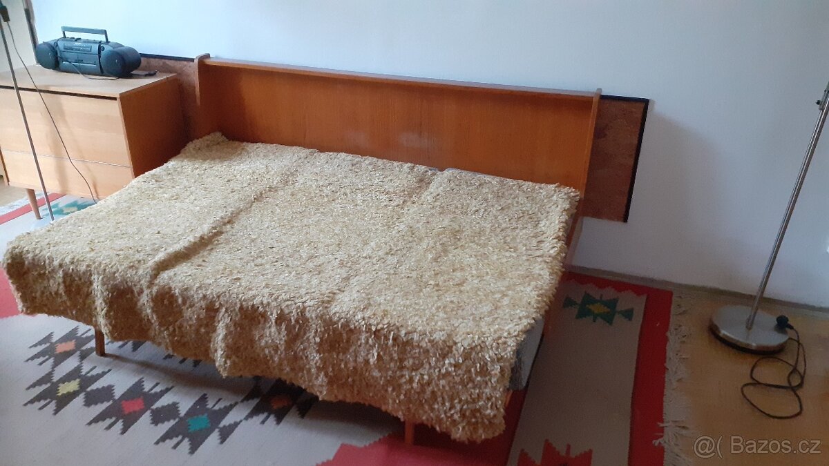 Rozkládací gauč