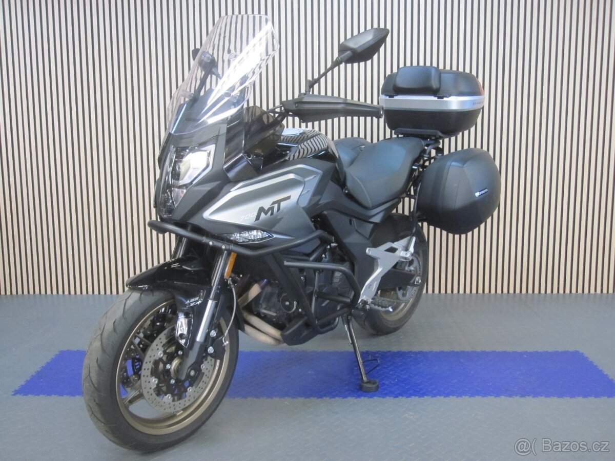 CFMOTO 700MT Premium