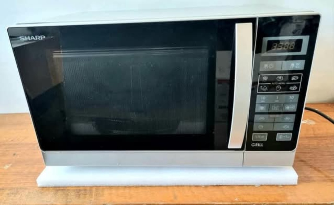 Mikrovlnná trouba Sharp R 742