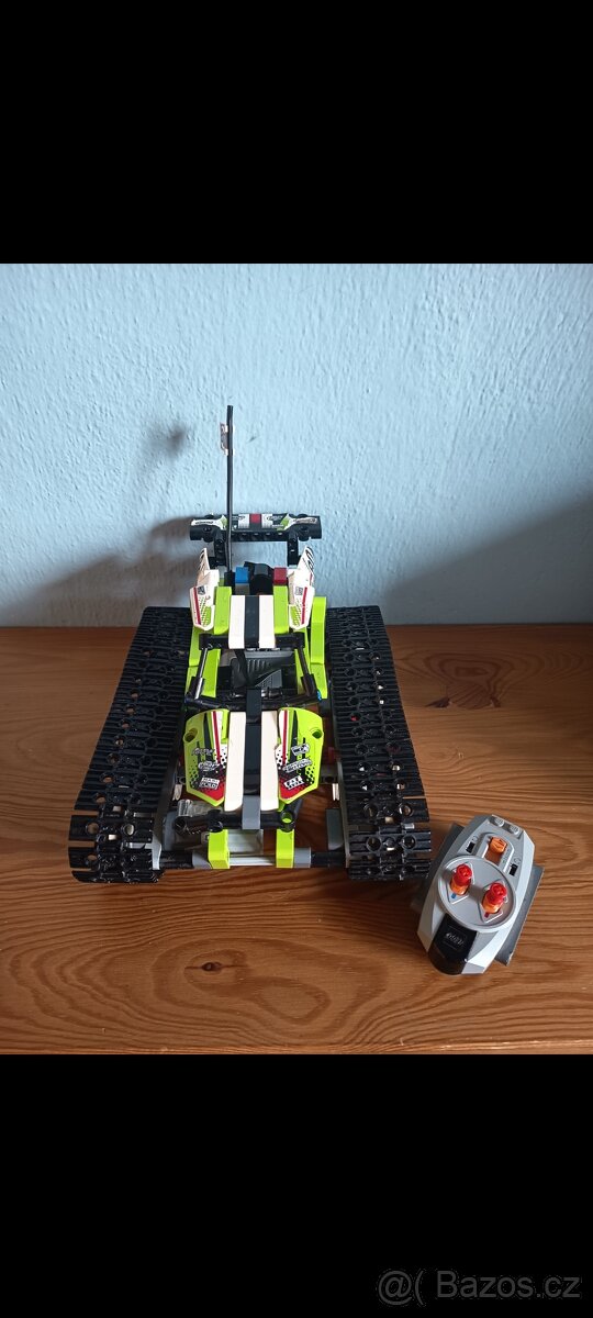 Lego technic pásový závoďák