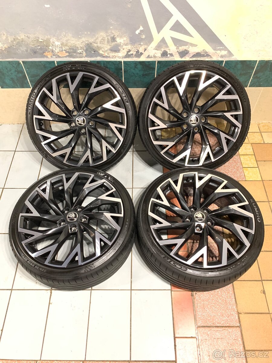 Alu kola Škoda R19 5X112 LETNÍ PNEU 225/35 R19 HELIX