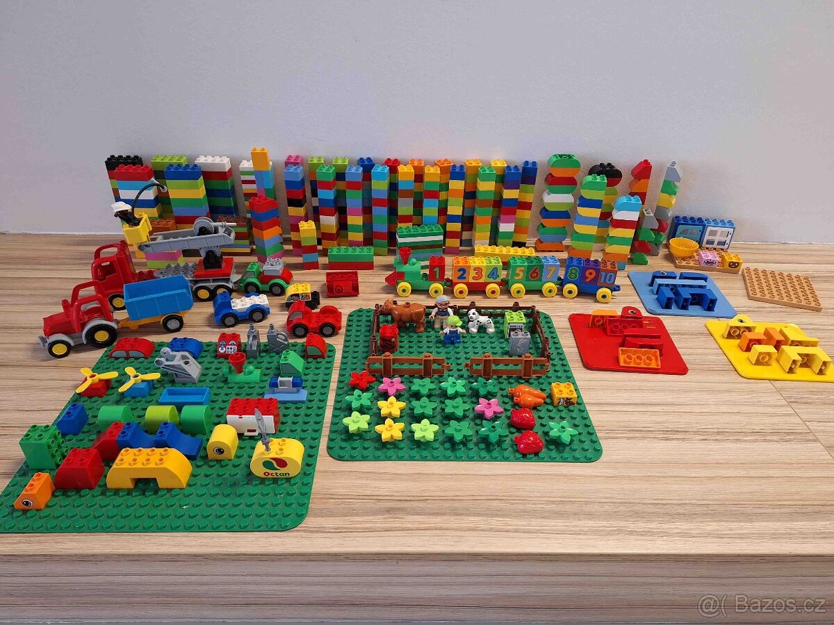 Lego duplo - autíčka, vláček a dílky