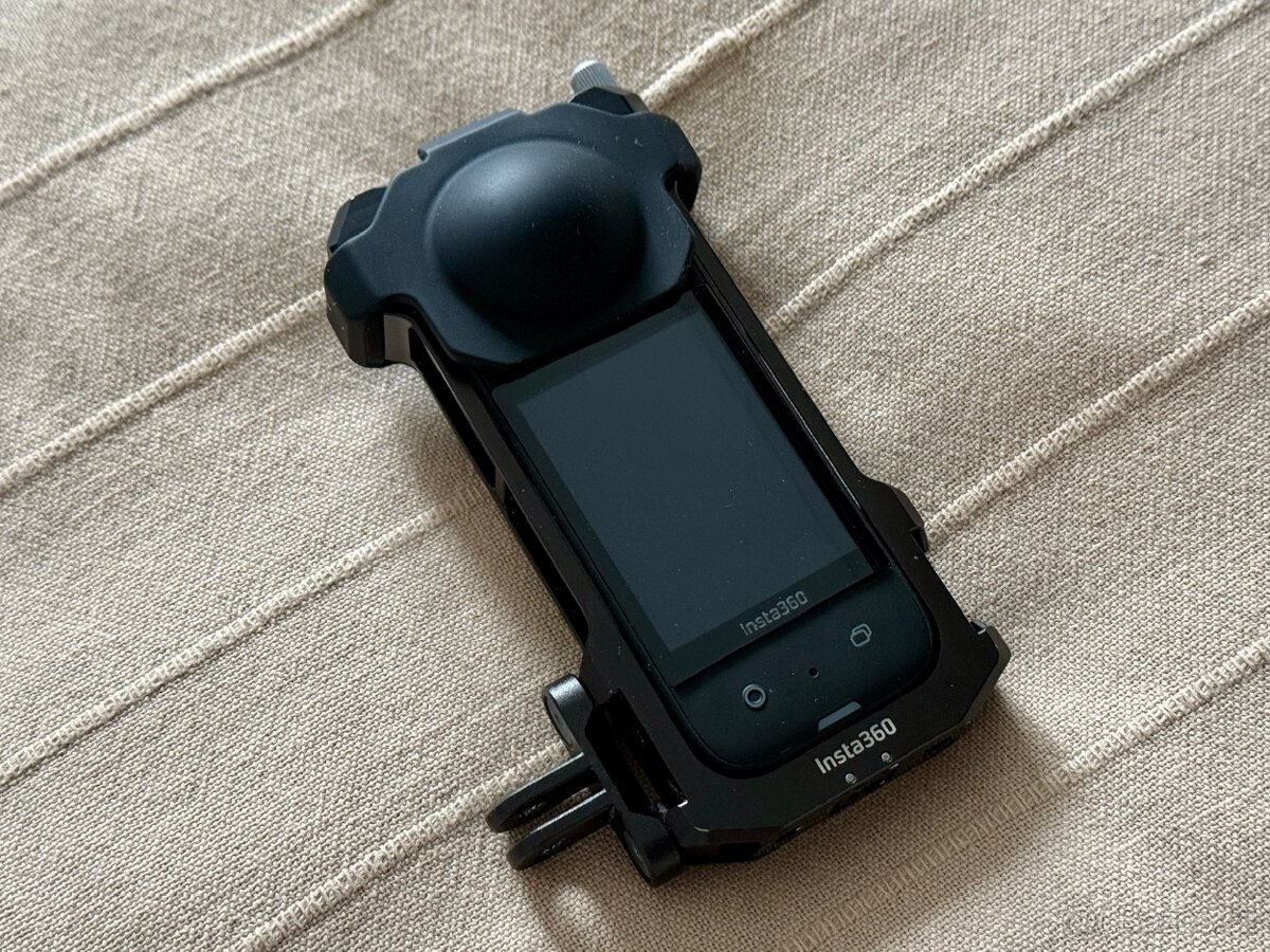 Insta360 X3 + SmallRig Klec