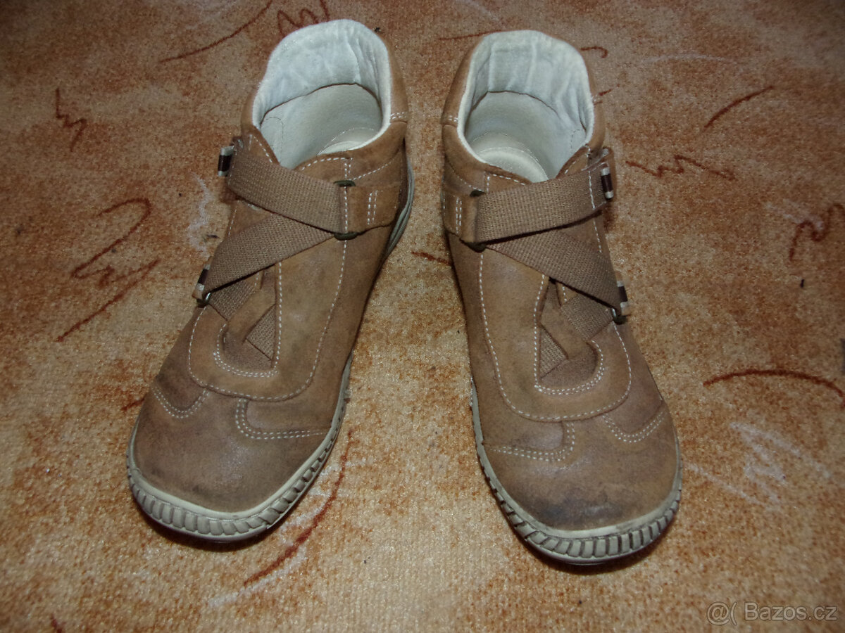 Celoroční boty vel. 34