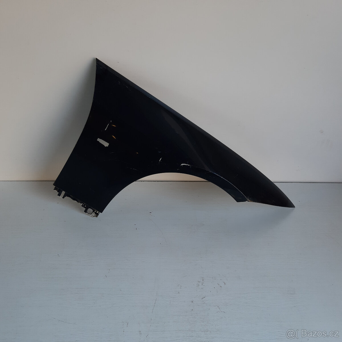 BMW 3 E92 E93 blatník pravý na opravu 41357168988
