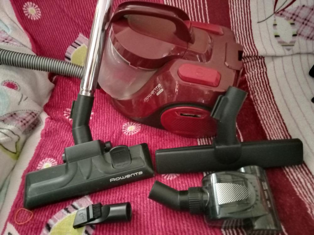 Bezsáčkový vysavač Rowenta, i na zvířecí srst