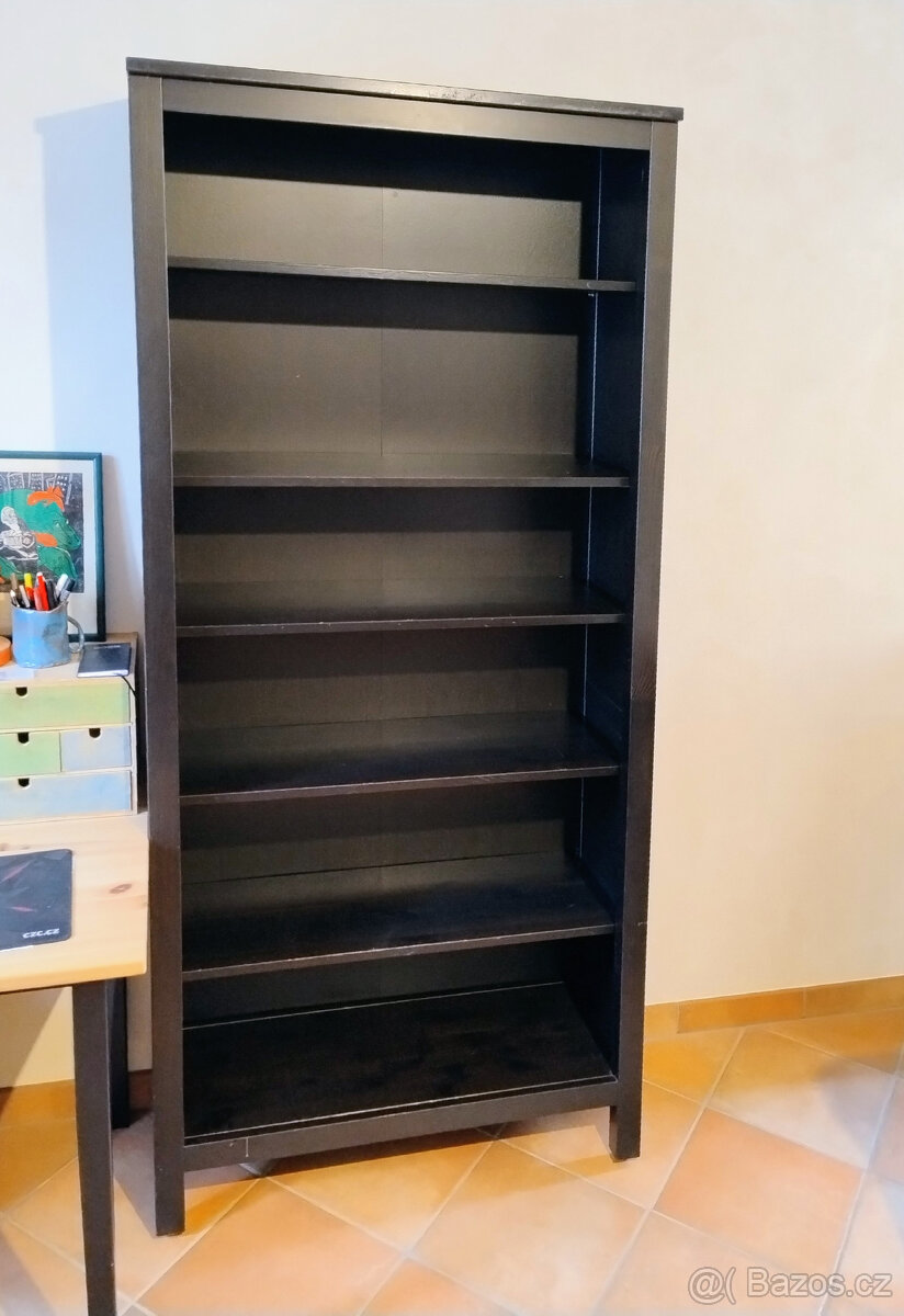 Knihovna Ikea Hemnes masiv černá