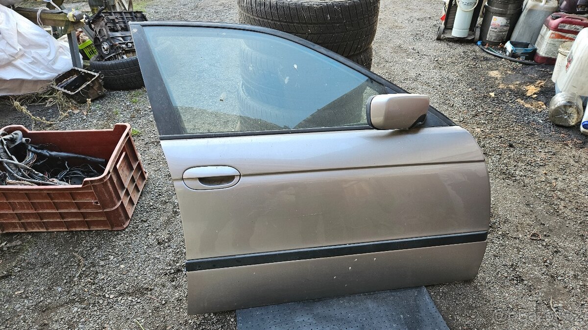 Bmw E39 dveře,kapota,blatníky