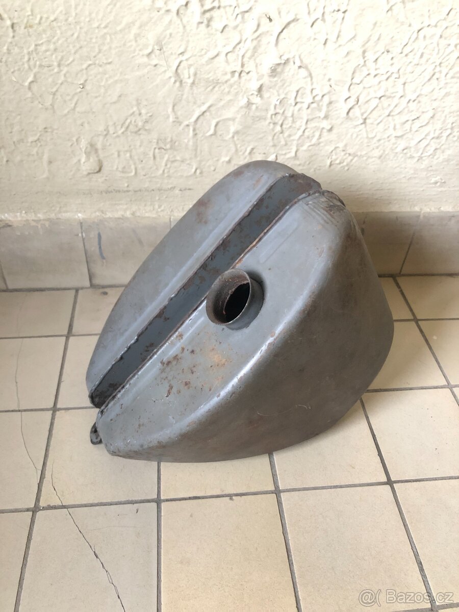 Prodám originální nádrž na jawa pionýr 50 typ 20 a 21