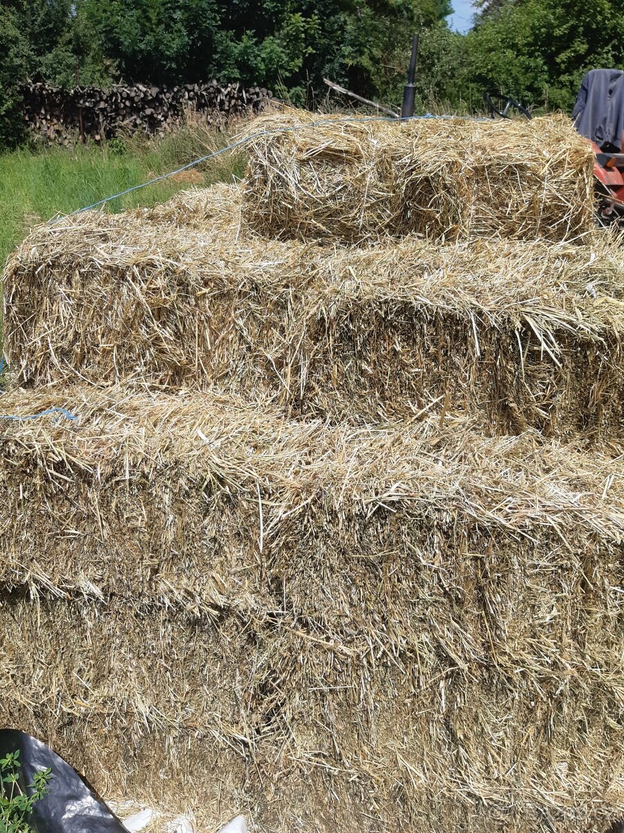 Balíky sena