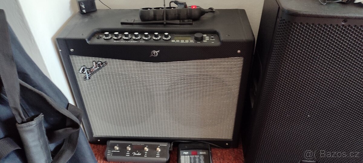 Fender Mustang IV