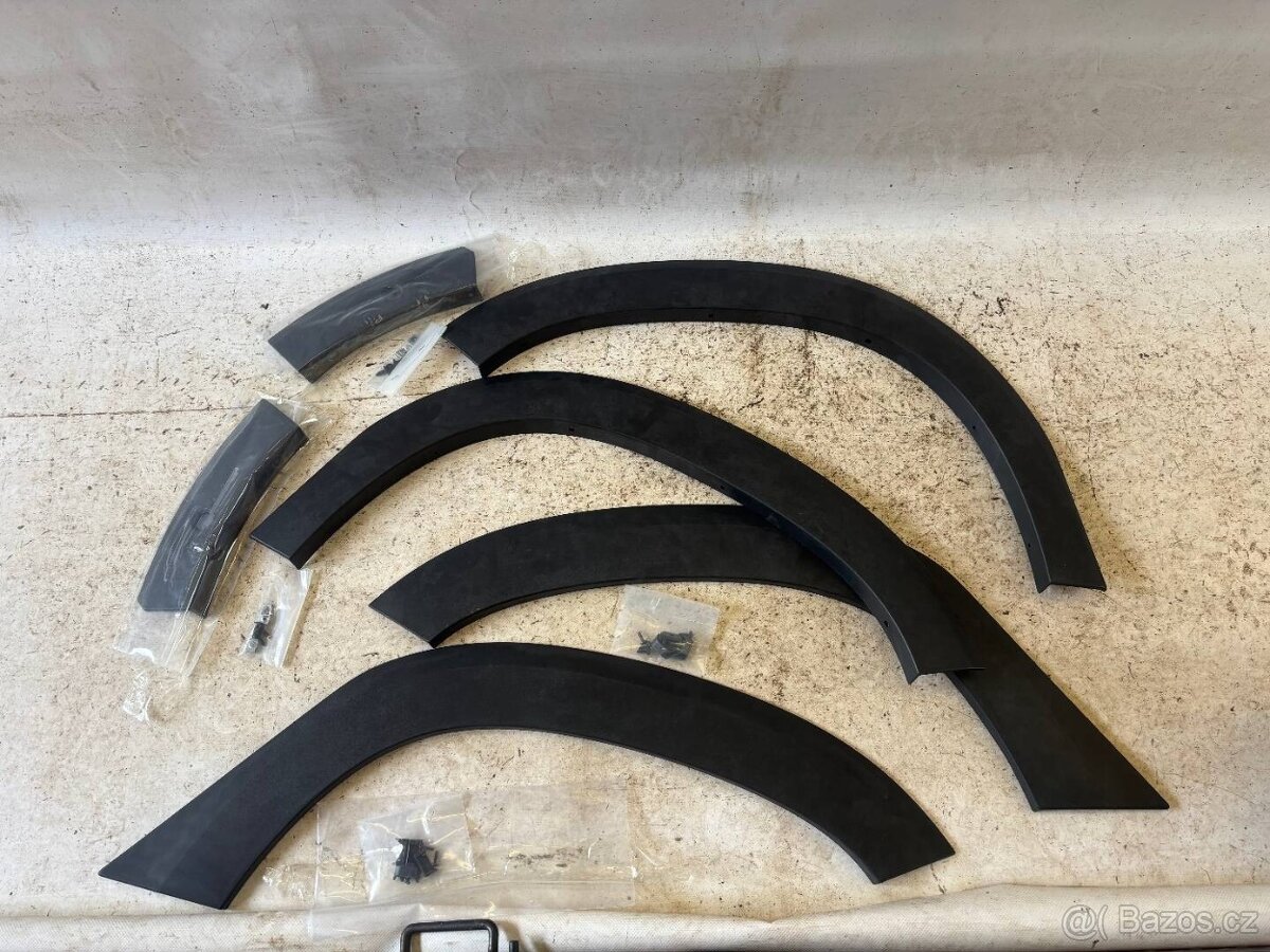 Lemy blatníku Dacia Duster 2