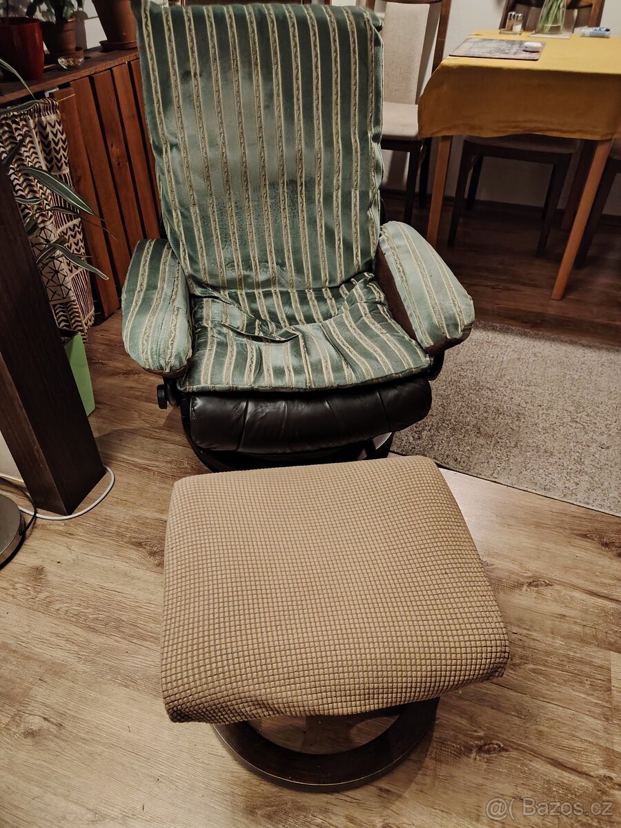 polohovací křeslo + taburet
