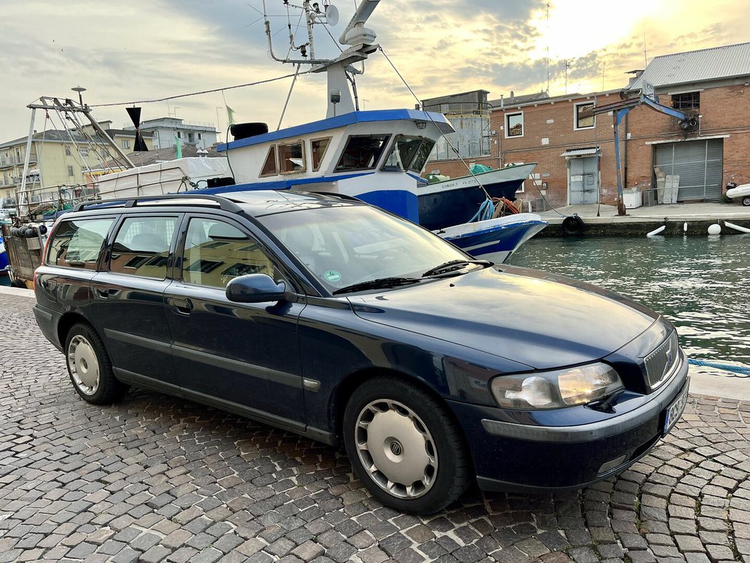 Volvo V70 D5 koupim